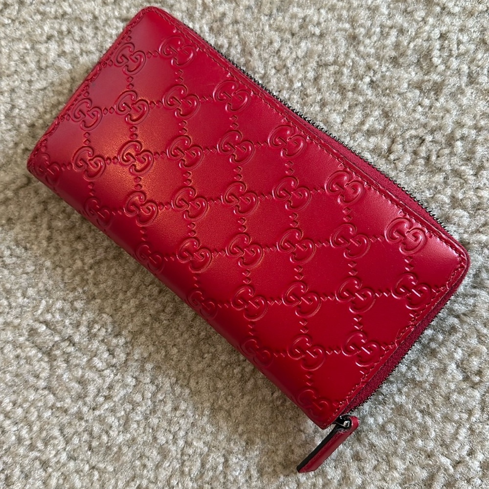 Gucci authentic red wallet